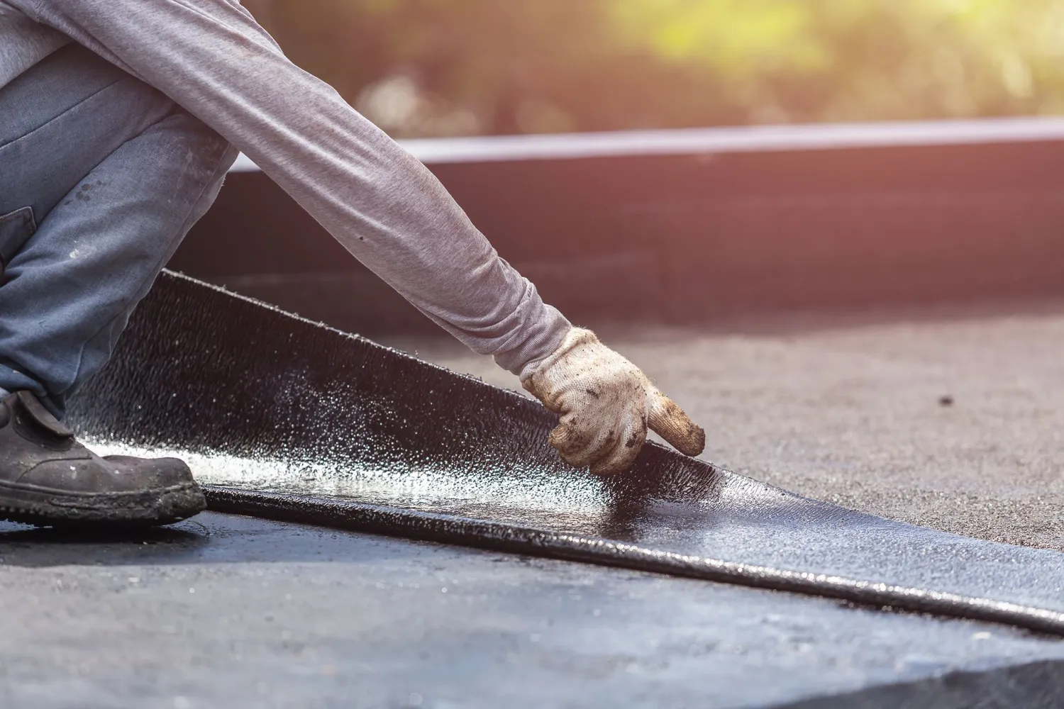 Maison avec toiture r&eacute;nov&eacute;e